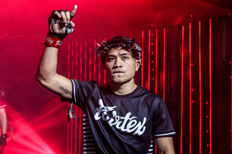 Jaosuayai walks to the ring for his fight against Denis Puric at ONE Friday Fights 100